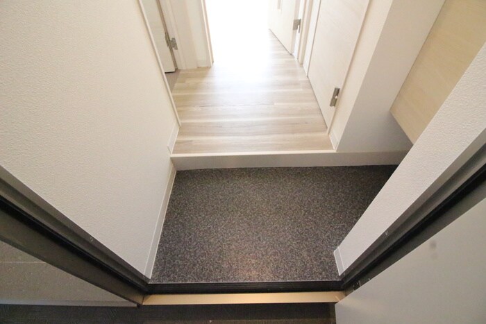 物件内観写真18　(玄関)