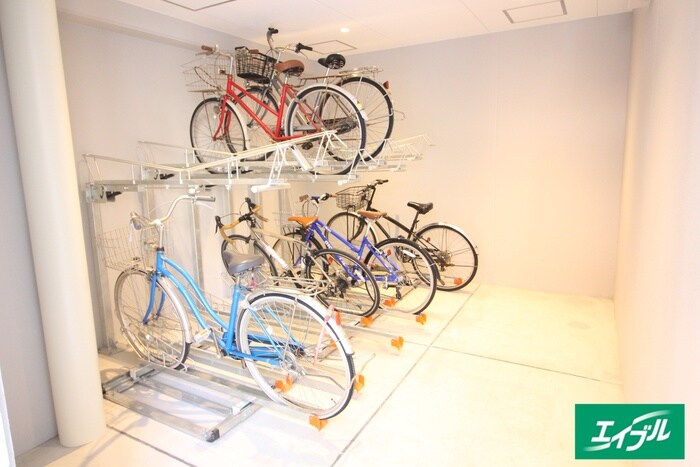 物件外観写真3　(駐輪場)