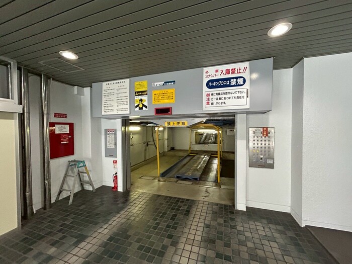 物件外観写真3　(駐車場)