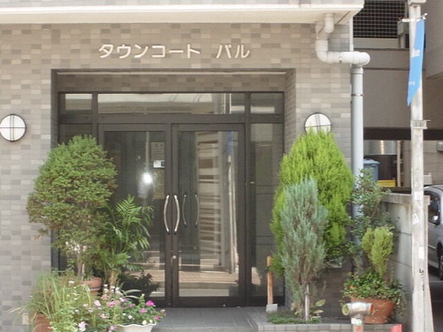 物件外観写真5　(エントランス部分)