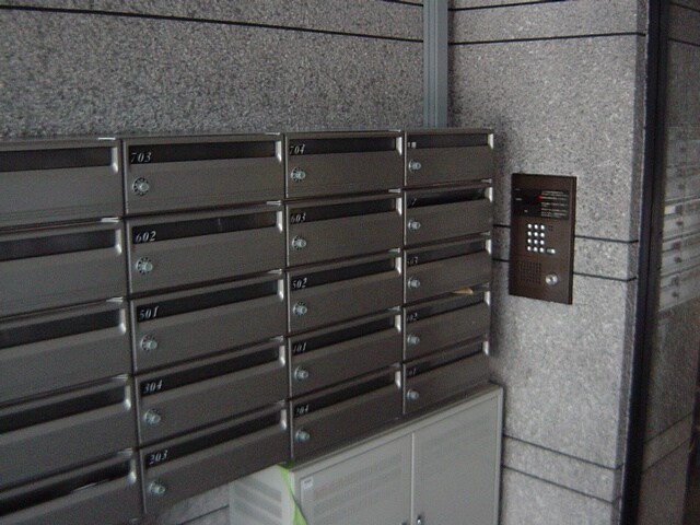 物件外観写真6　(エントランス部分)