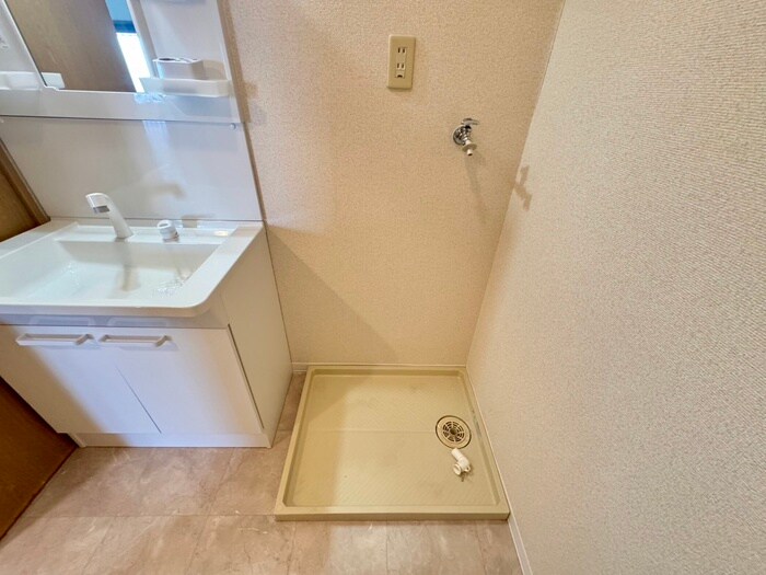 物件内観写真12　(洗濯機置場)