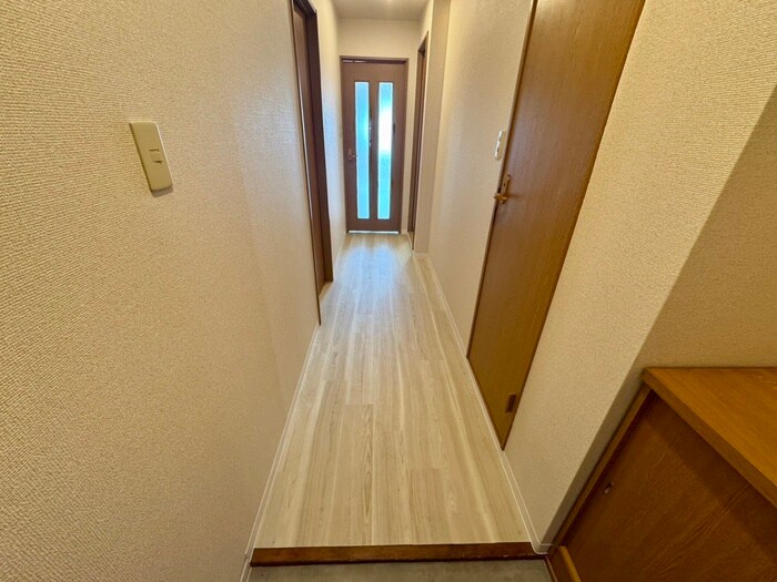 物件内観写真14　(廊下)