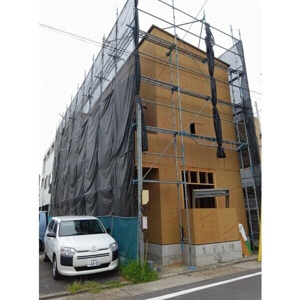 建築中