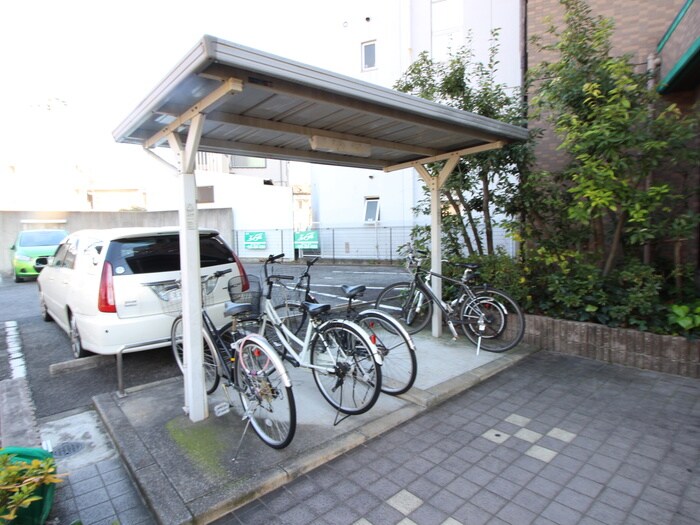 物件外観写真4　(駐輪場)
