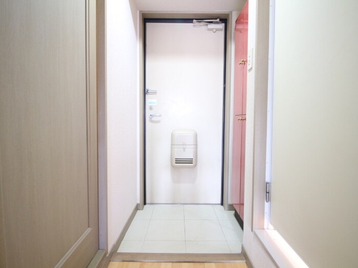 物件内観写真15　(玄関)