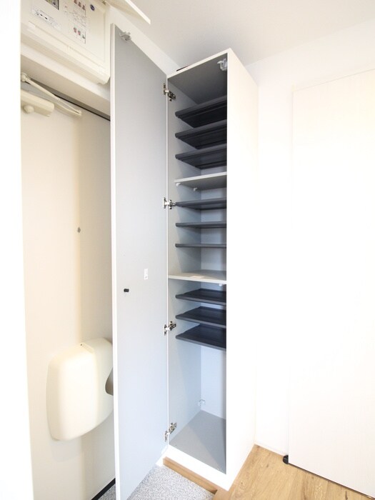 物件内観写真11　(靴箱)