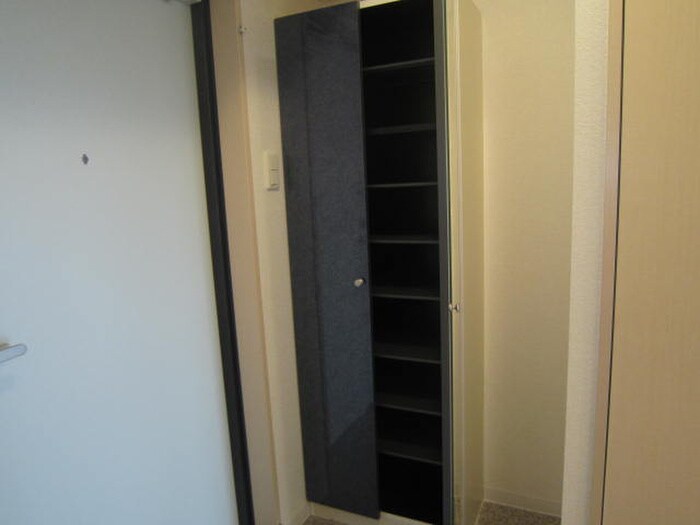 物件内観写真8　(靴箱)