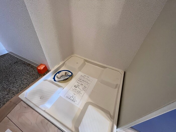 物件内観写真12　(洗濯機置場)