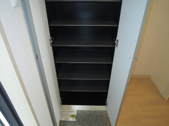 物件内観写真13　(靴箱)