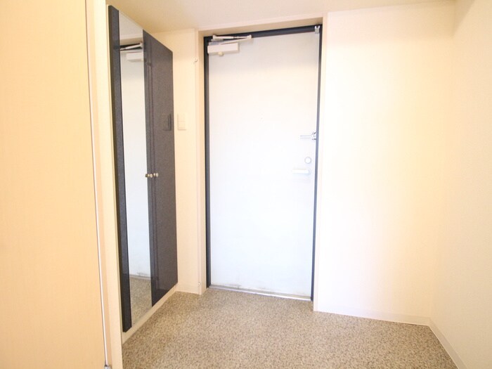 物件内観写真15　(玄関)