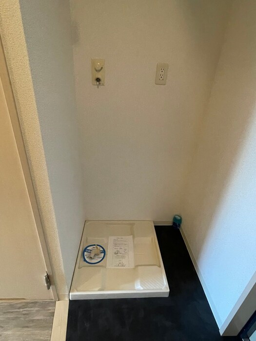 物件内観写真17　(洗濯機置場)