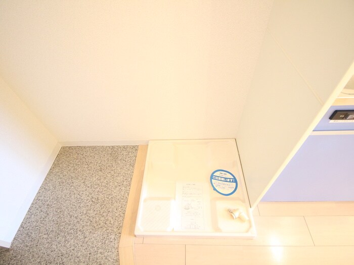 物件内観写真18　(洗濯機置場)