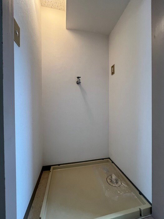 物件内観写真15　(洗濯機置場)