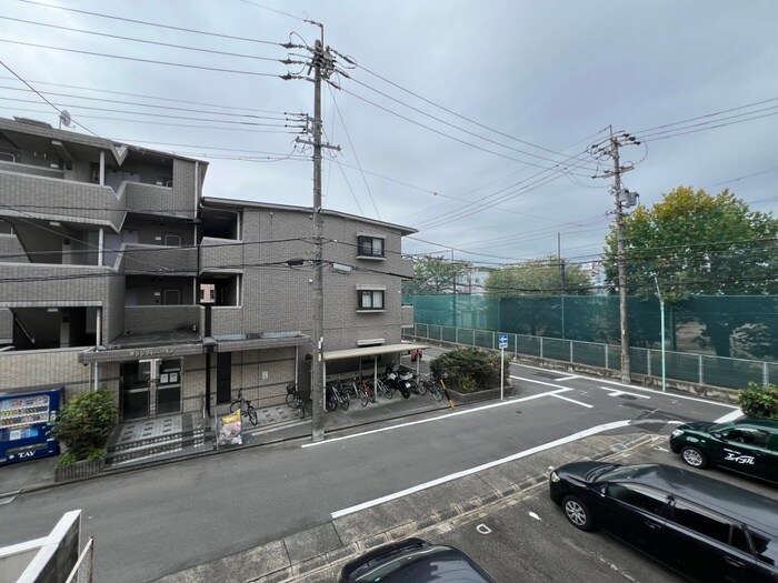 物件内観写真17　(室内からの展望)