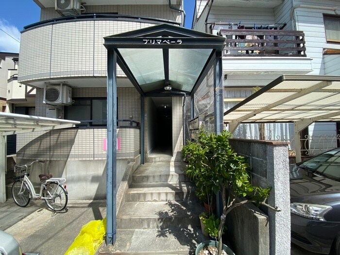 物件外観写真4　(エントランス部分)