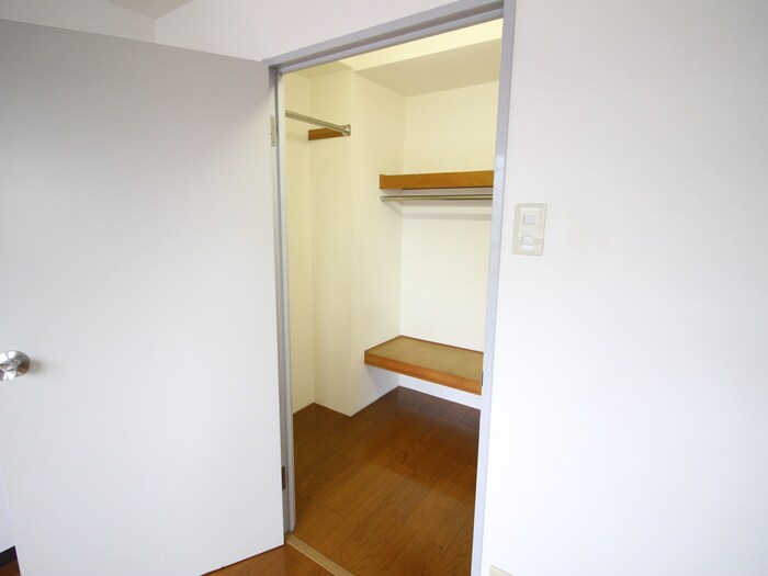 物件内観写真18　(収納)