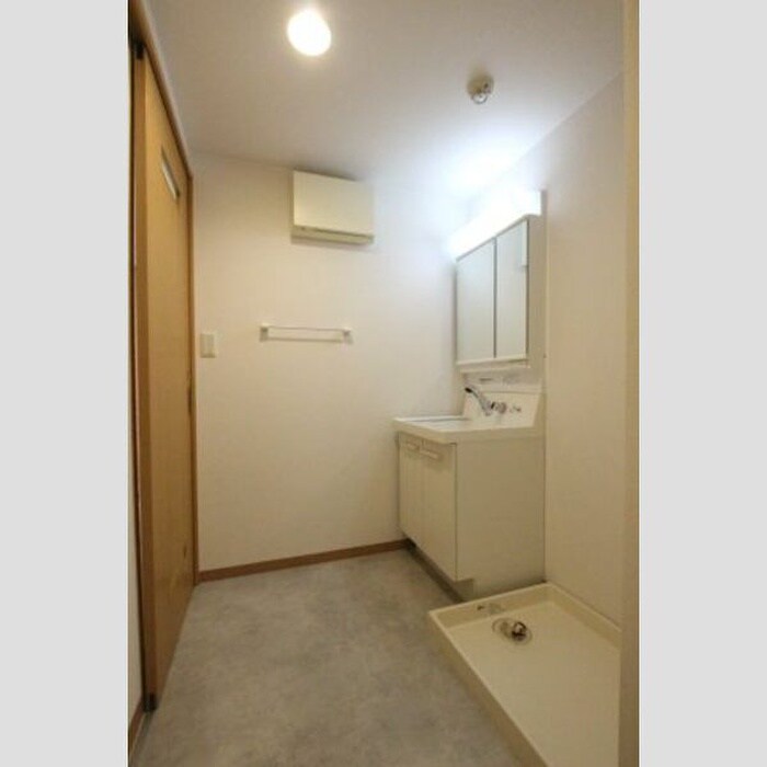 物件内観写真13　(洗面)