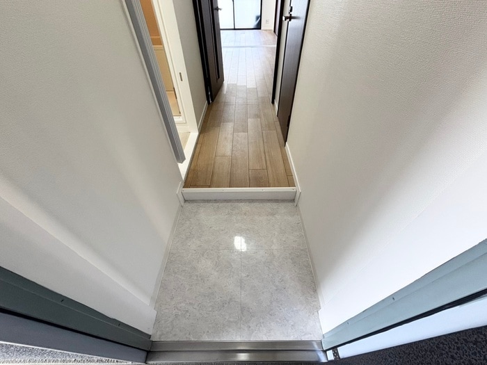 物件内観写真13　(玄関)