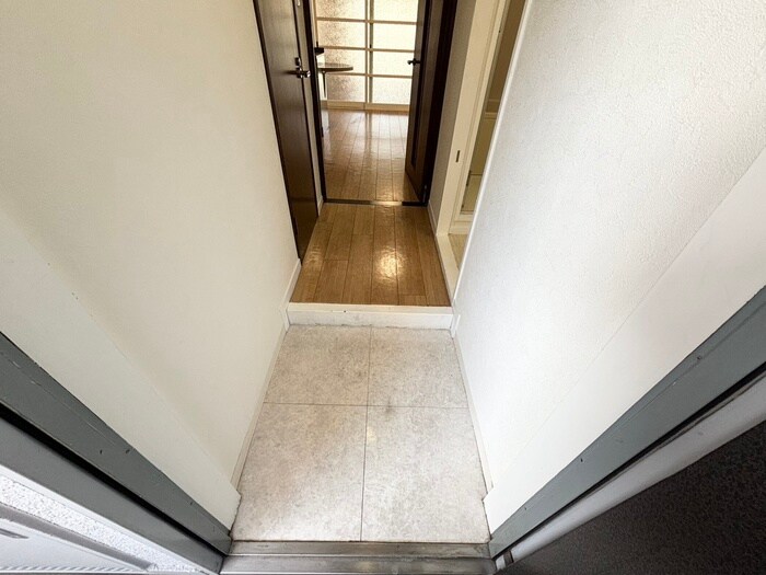 物件内観写真14　(玄関)