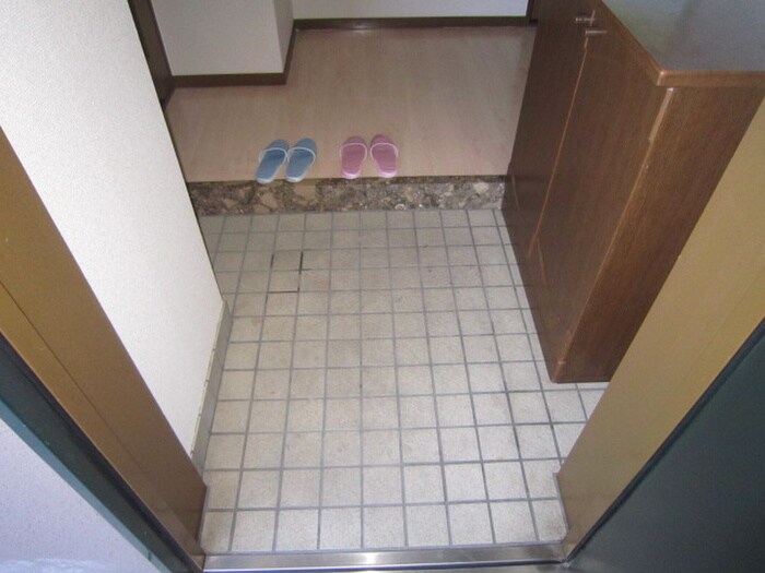 物件内観写真14　(玄関)