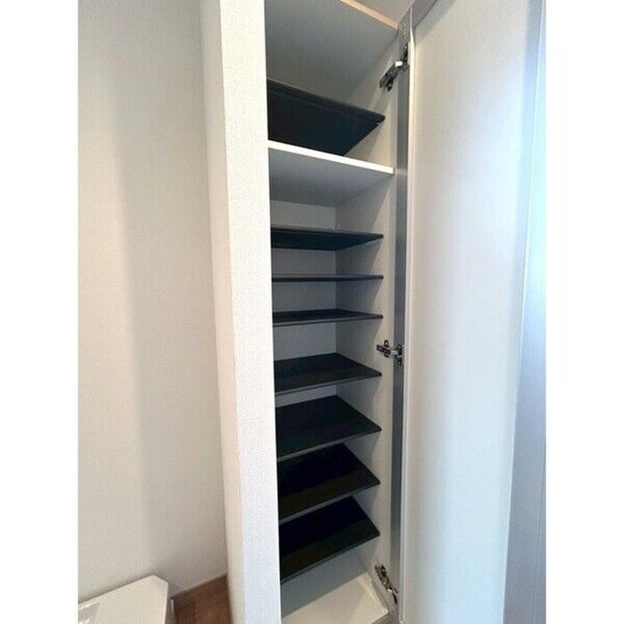 物件内観写真7　(靴箱)