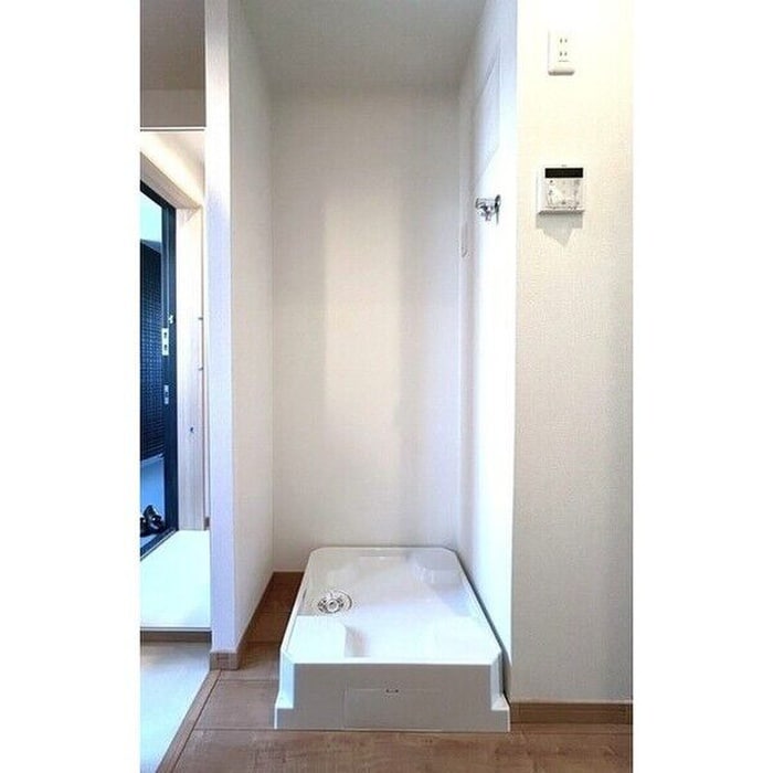 物件内観写真13　(洗濯機置場)