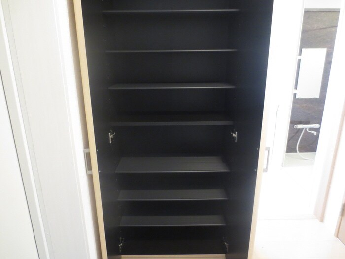 物件内観写真8　(靴箱)