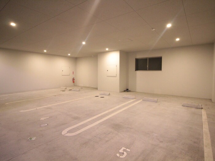 物件外観写真5　(駐車場)