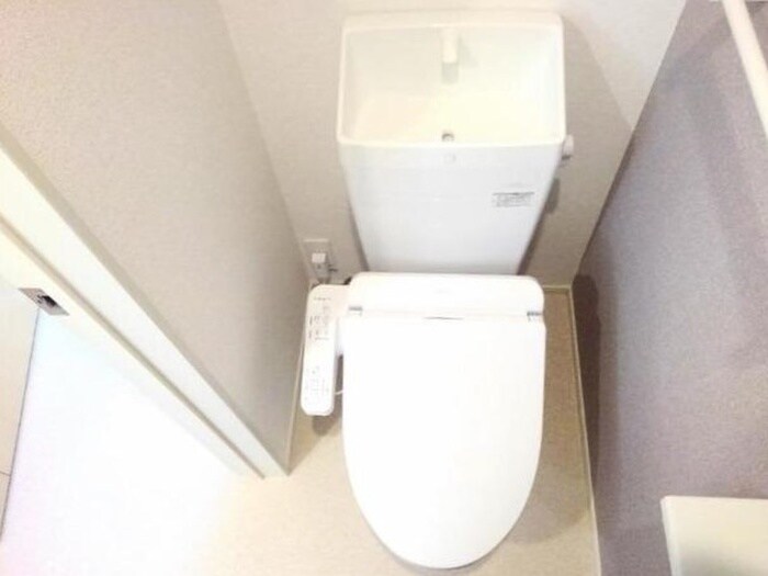 物件内観写真4　(トイレ)