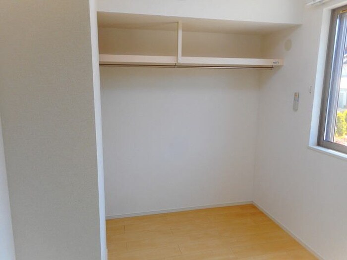 物件内観写真10　(収納)