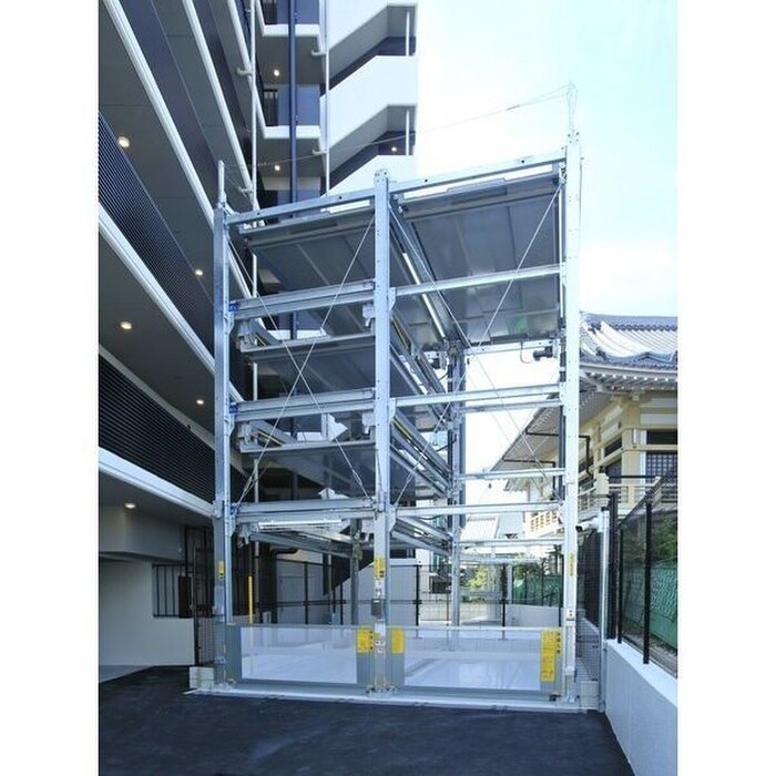 物件外観写真5　(駐車場)