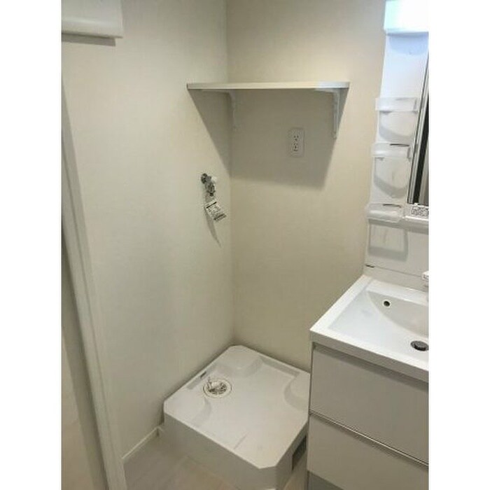 物件内観写真13　(洗濯機置場)