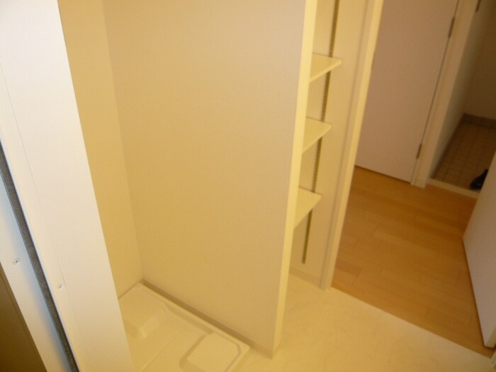 物件内観写真13　(洗濯機置場)