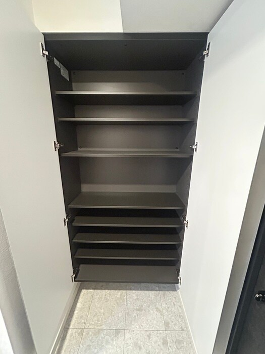 物件内観写真8　(靴箱)