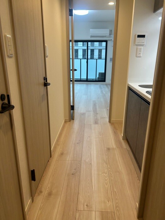 物件内観写真12　(廊下)