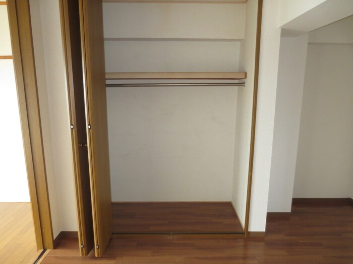 物件内観写真4　(収納)