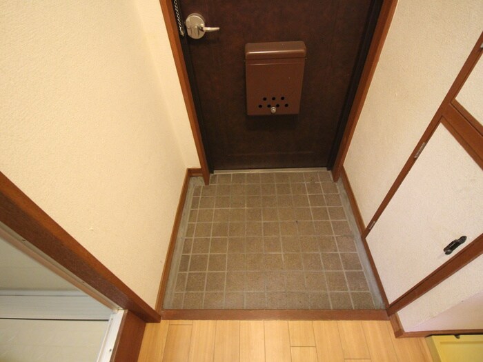 物件内観写真19　(玄関)