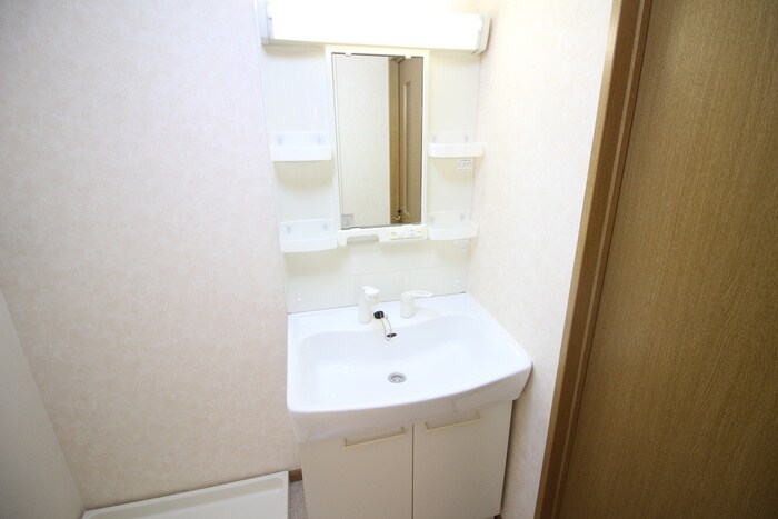 物件内観写真8　(洗面)