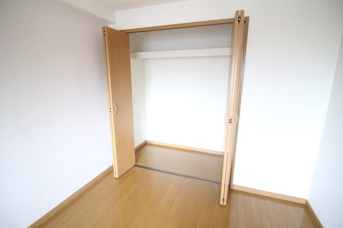 物件内観写真10　(収納)