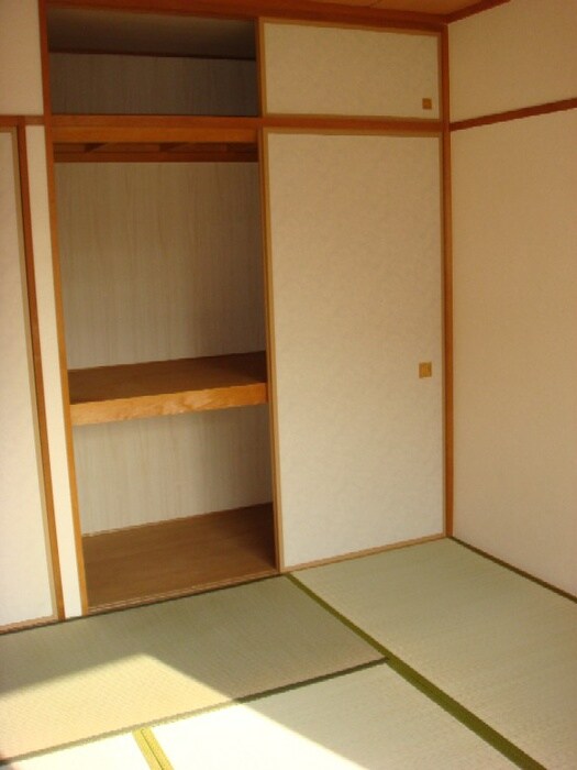 物件内観写真9　(居室)