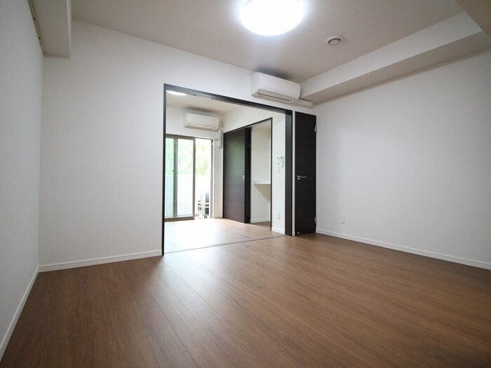 物件内観写真8　(居室)