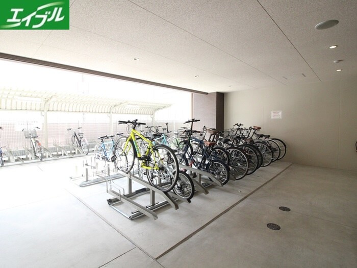 物件外観写真4　(駐輪場)