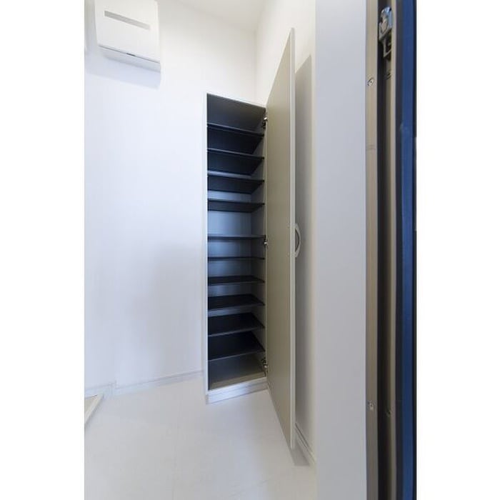 物件内観写真5　(靴箱)