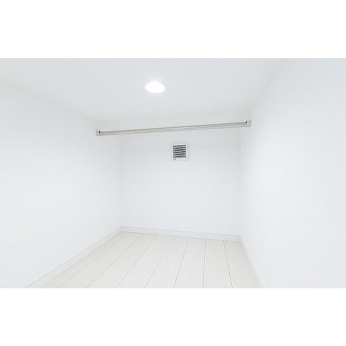 物件内観写真10　(収納)