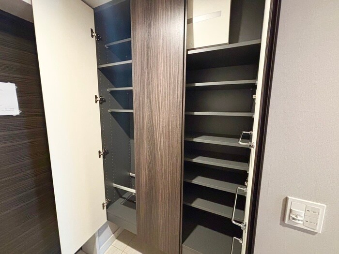 物件内観写真16　(靴箱)