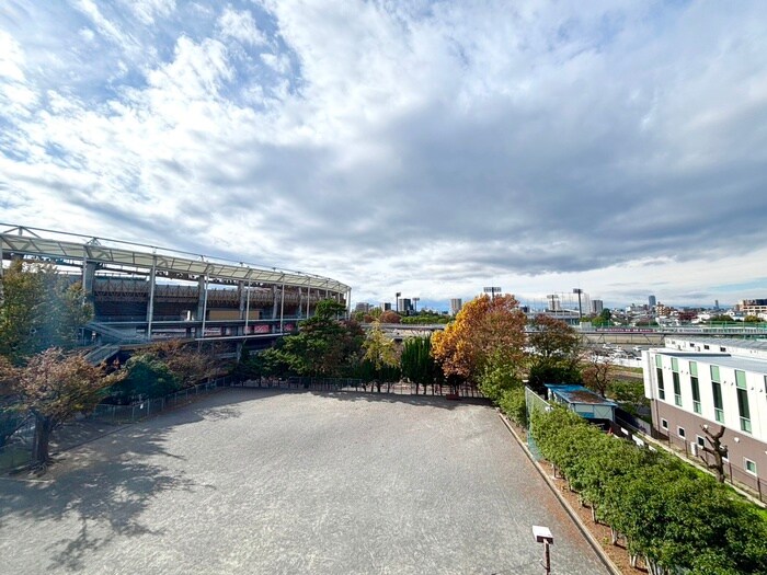 物件内観写真22　(室内からの展望)