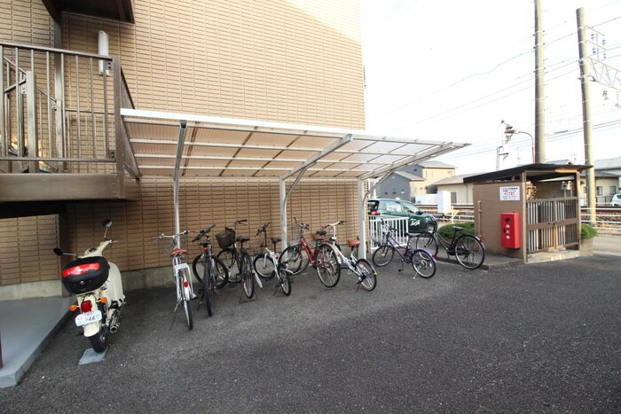 物件外観写真5　(駐輪場)