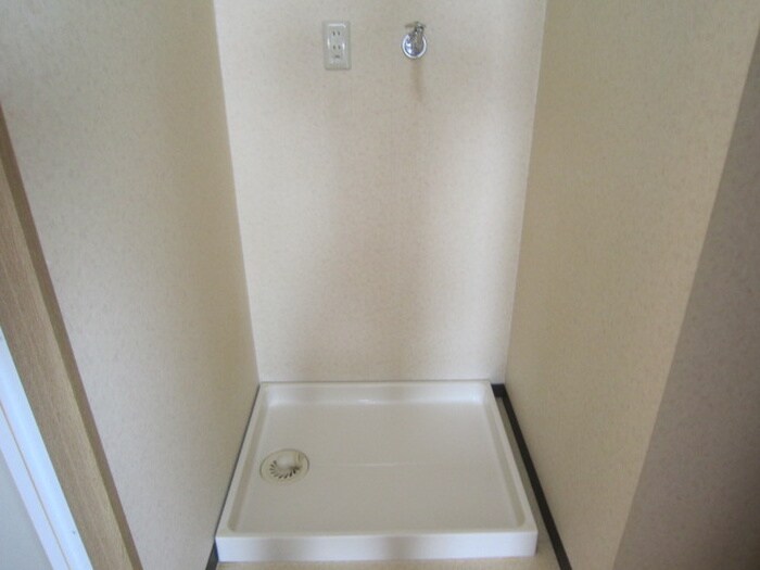 物件内観写真15　(洗濯機置場)