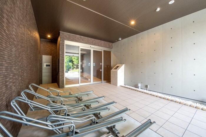 物件外観写真3　(駐輪場)